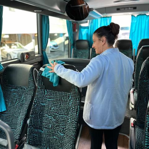 OFFRE EMPLOI NETTOYEUR INT autocar